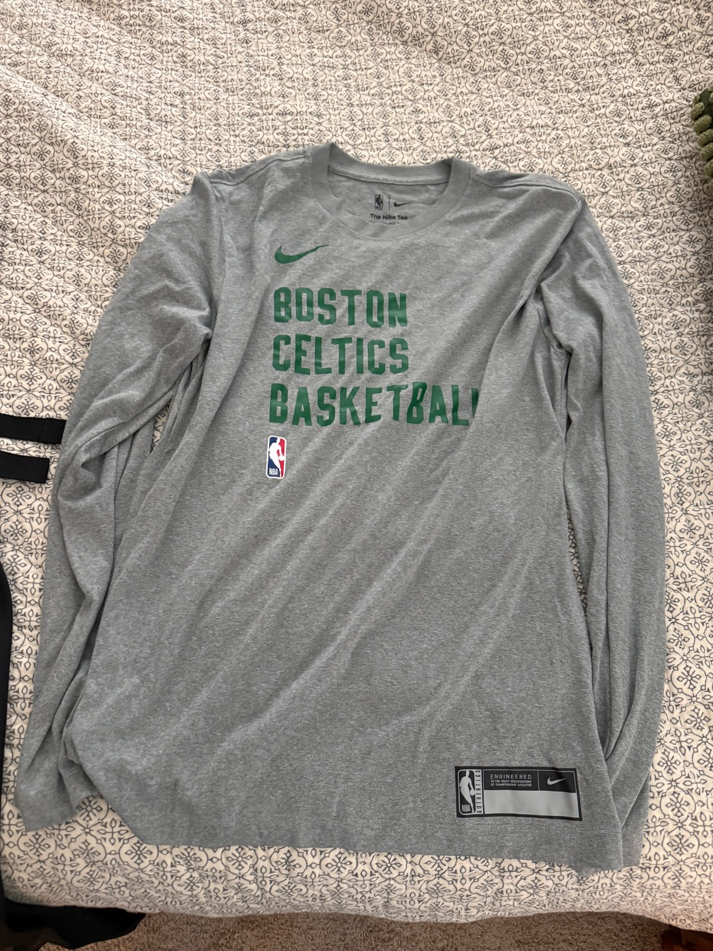 Nike Gray Boston Celtics Basketball Long Sleeve Crewneck